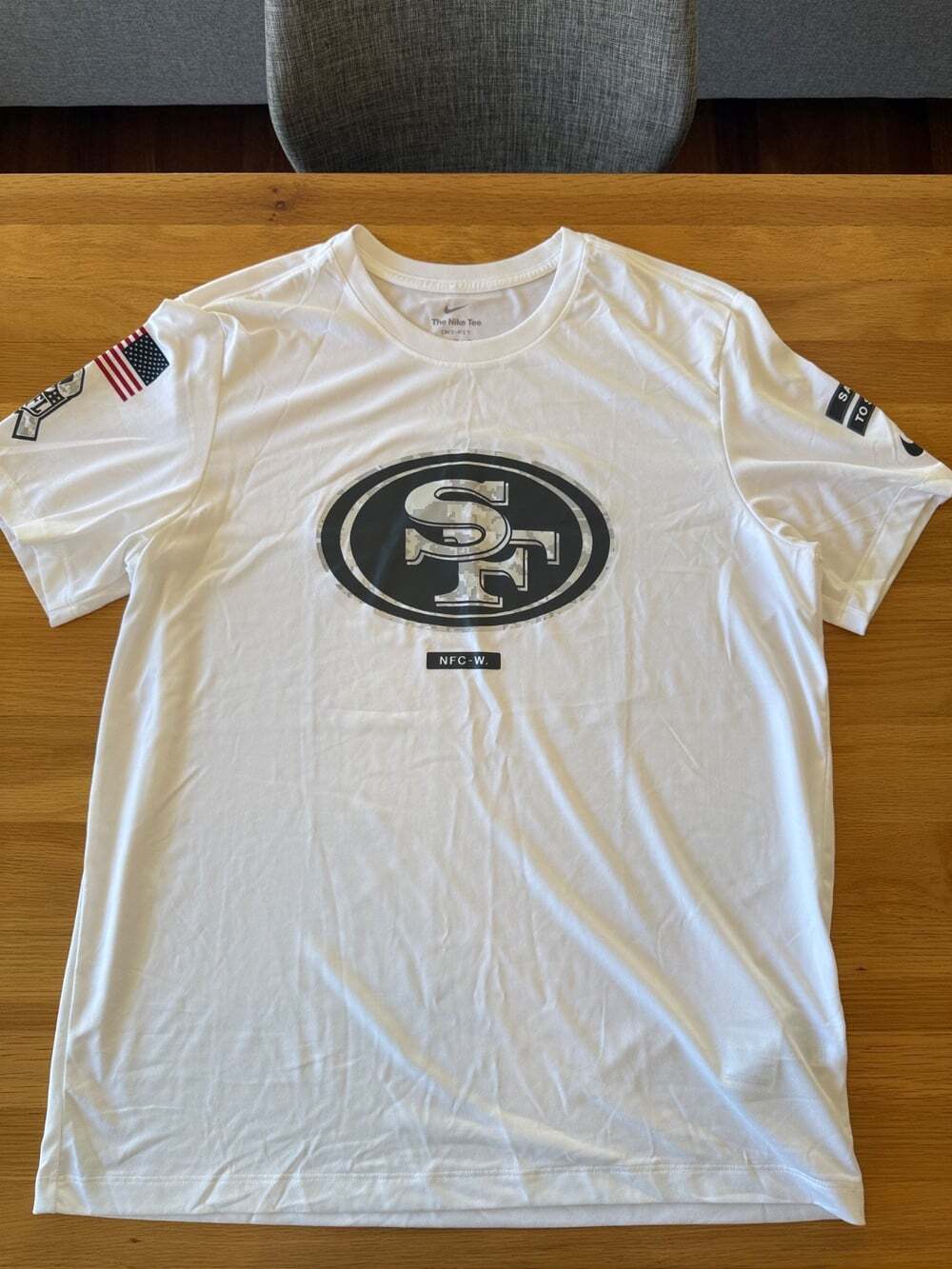 San Francisco 49ers Nike  Salute to Service Legend T-Shirt- Men’s XL